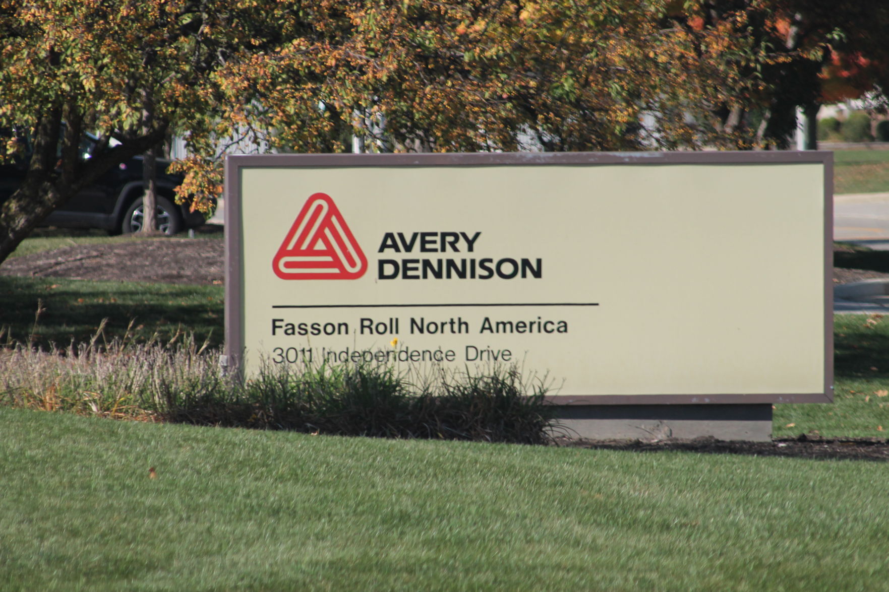 Avery Dennison closing Fort Wayne plant